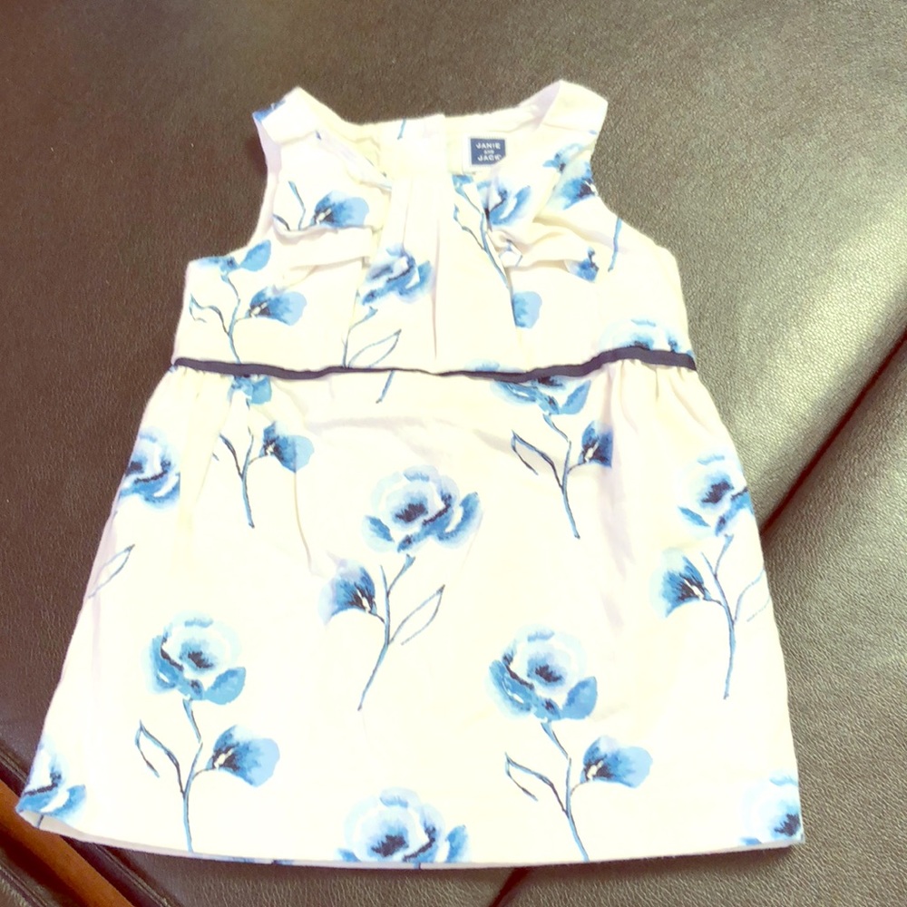 Classic timeless dress for a princess.